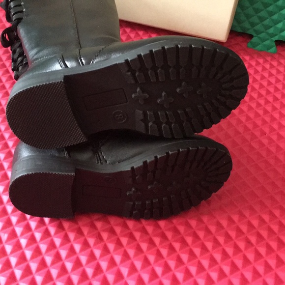 NEW Tucker+Tate Toddler Girl Boots Size 8. - Picture 3 of 6